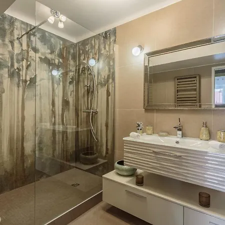 Kairos Keyweek Apartment With Sea View Ideally Located In Biarritz